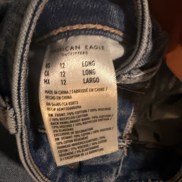 AE Strigid Ripped Mom Jean - Picture 3 of 3